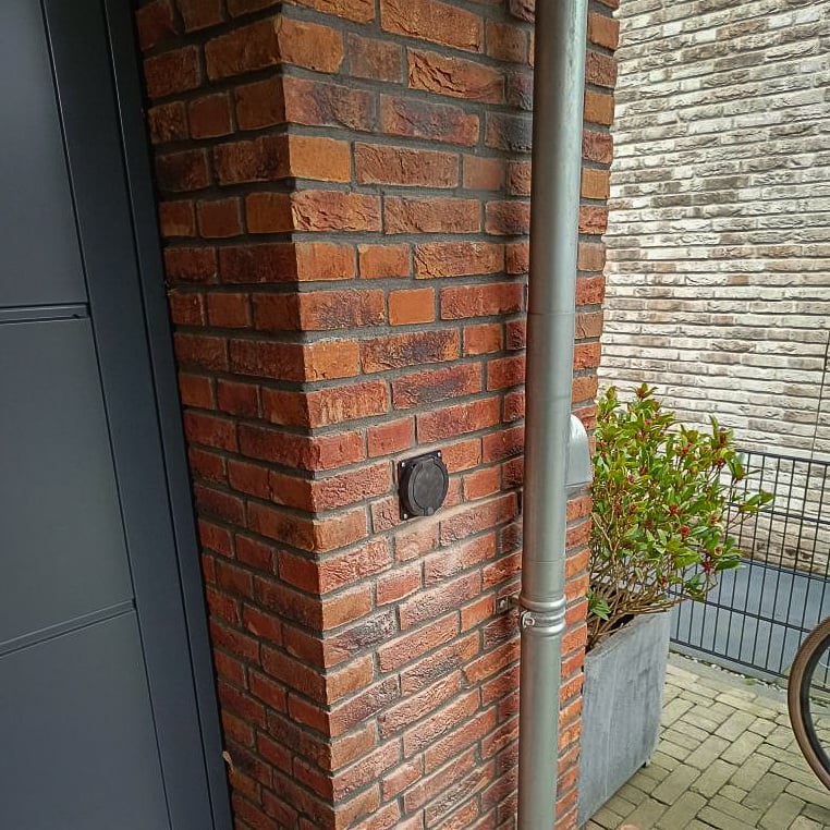 Loady Invisible - Onzichtbare laadpaal - Auto stopcontact - 3-fase - 22kW - Type 2